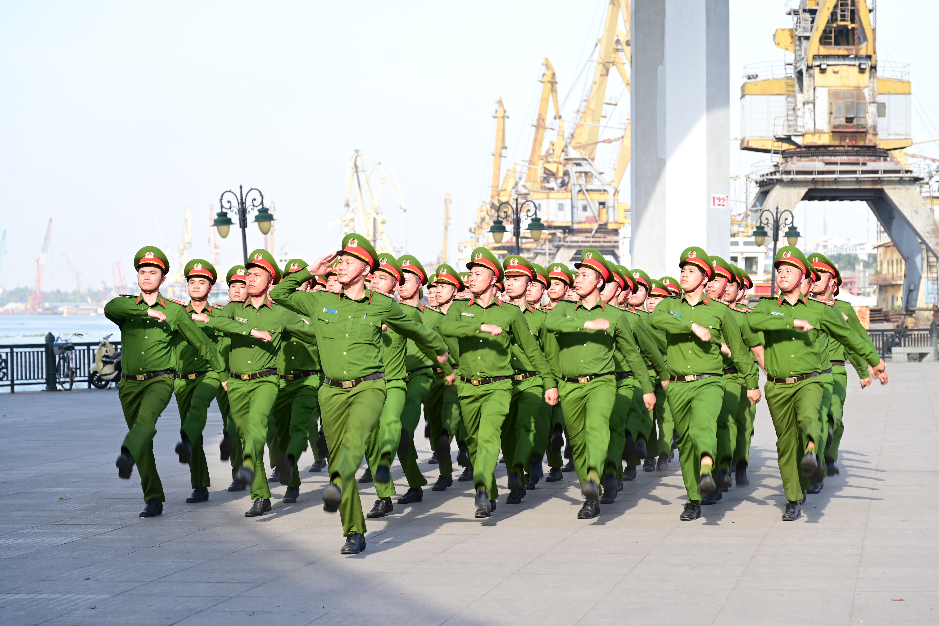 Phân luồng giao thông tạm thời phục vụ Lễ kỷ niệm 70 năm Ngày giải phóng Hải Phòng và Lễ hội Hoa Phương Đỏ - Hải Phòng 2025